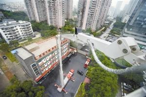 云梯車折疊云臺升至80余米已達高空作業高度
