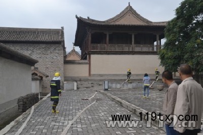 架設水槍陣地