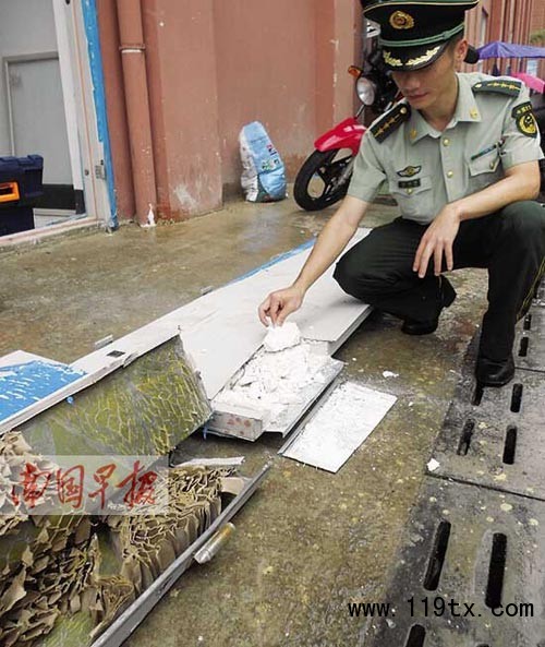 防火門里面材料是珍珠巖，防盜門是蜂窩紙皮