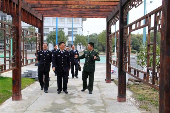 湖州市委常委、公安局長金伯中赴南潯調研指導消防工作