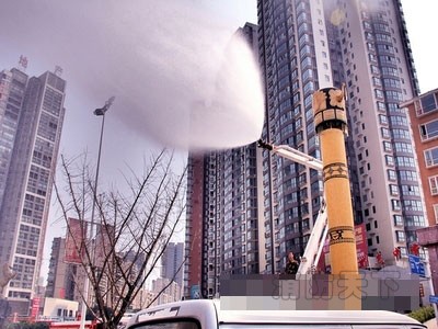 進行高空滅火