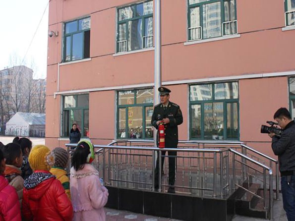 大隊監督員向同學們闡述了消防安全的重要性