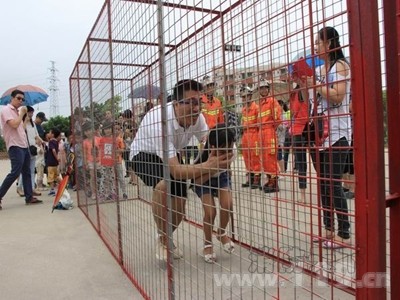 泉州市開展“手拉手體驗消防”親子活動
