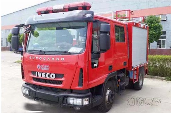 依維柯小型城市主戰(zhàn)消防車(chē)