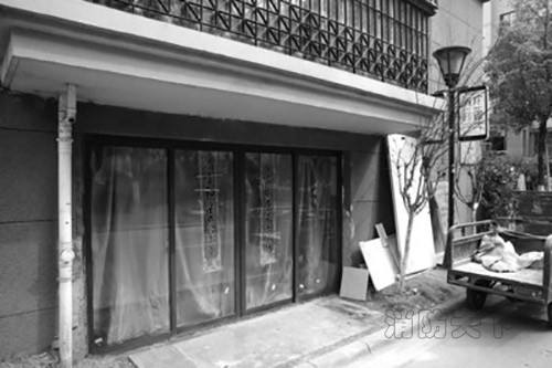 男子買5間地下儲藏室 占消防通道建“五室一廳“