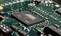 高性能處理器、高速外部總線及 64M DDR 內存